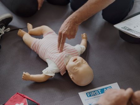 Curso Completo de Certificación en RCP y Seguridad para Adultos, Bebés y Niños: Presencial ( CPR & Safety Full Certification Course) Online