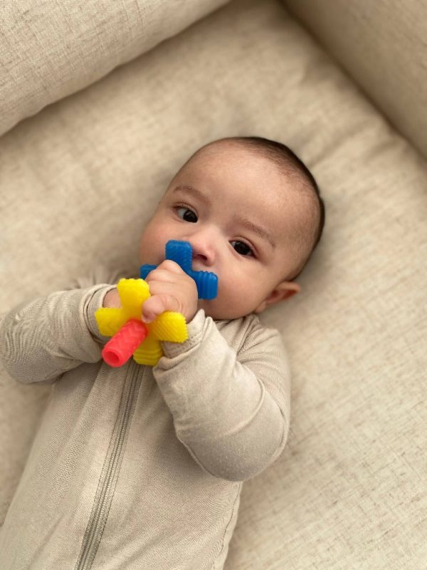 Teensy Tubes™ Teether - Rainbow Online